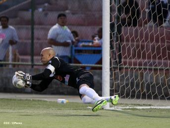 Triunfal debut rojinegro