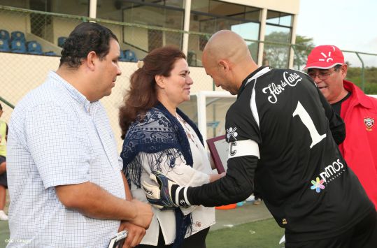 Triunfal debut rojinegro