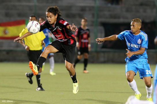 Triunfal debut rojinegro