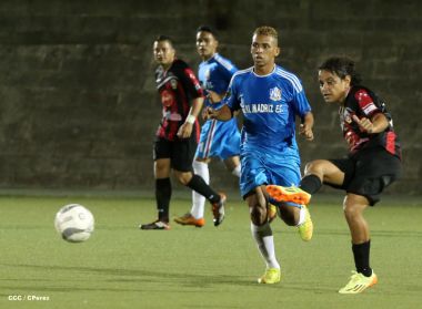 Triunfal debut rojinegro