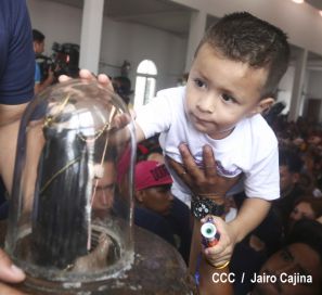 Devotos de Santo Domingo de Guzmán participan de la bajada de su santuario