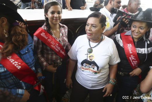 Devotos de Santo Domingo de Guzmán participan de la bajada de su santuario
