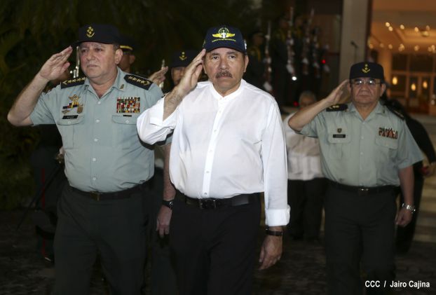 Daniel preside el 35 aniversario de la Fuerza Aérea