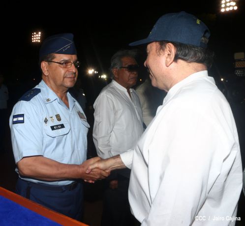 Daniel preside el 35 aniversario de la Fuerza Aérea