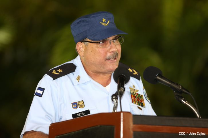 Daniel preside el 35 aniversario de la Fuerza Aérea