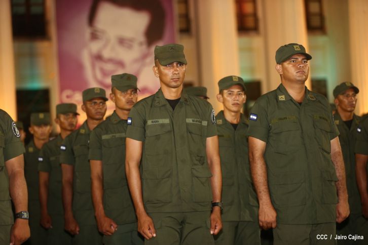 Daniel preside el 35 aniversario de la Fuerza Aérea