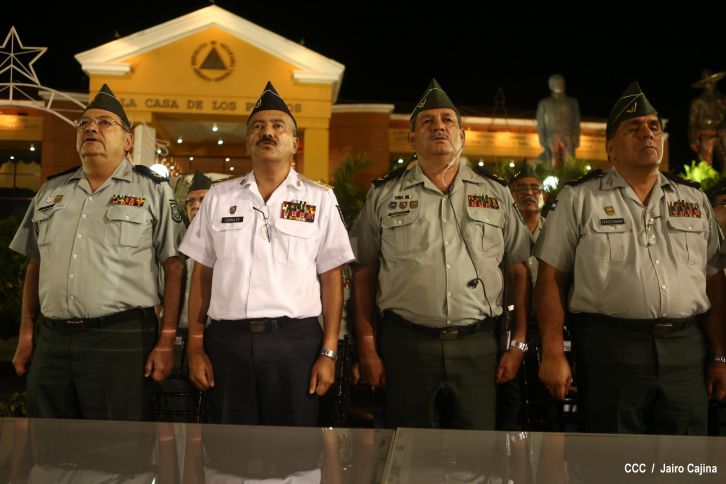 Daniel preside el 35 aniversario de la Fuerza Aérea