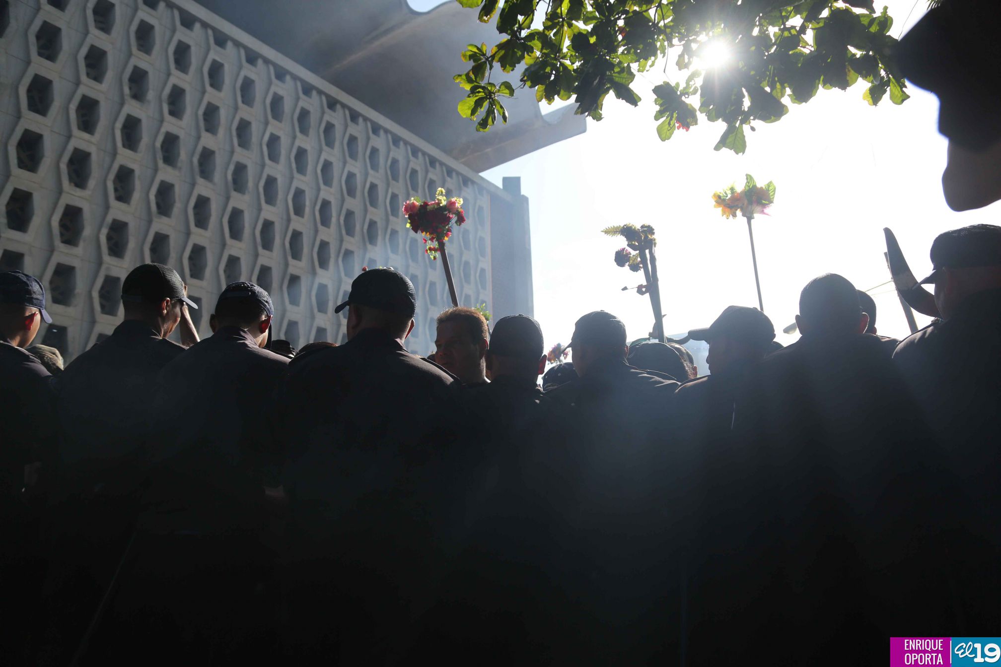 Con alegría y fervor miles acompañan a Santo Domingo hacia Las Sierritas