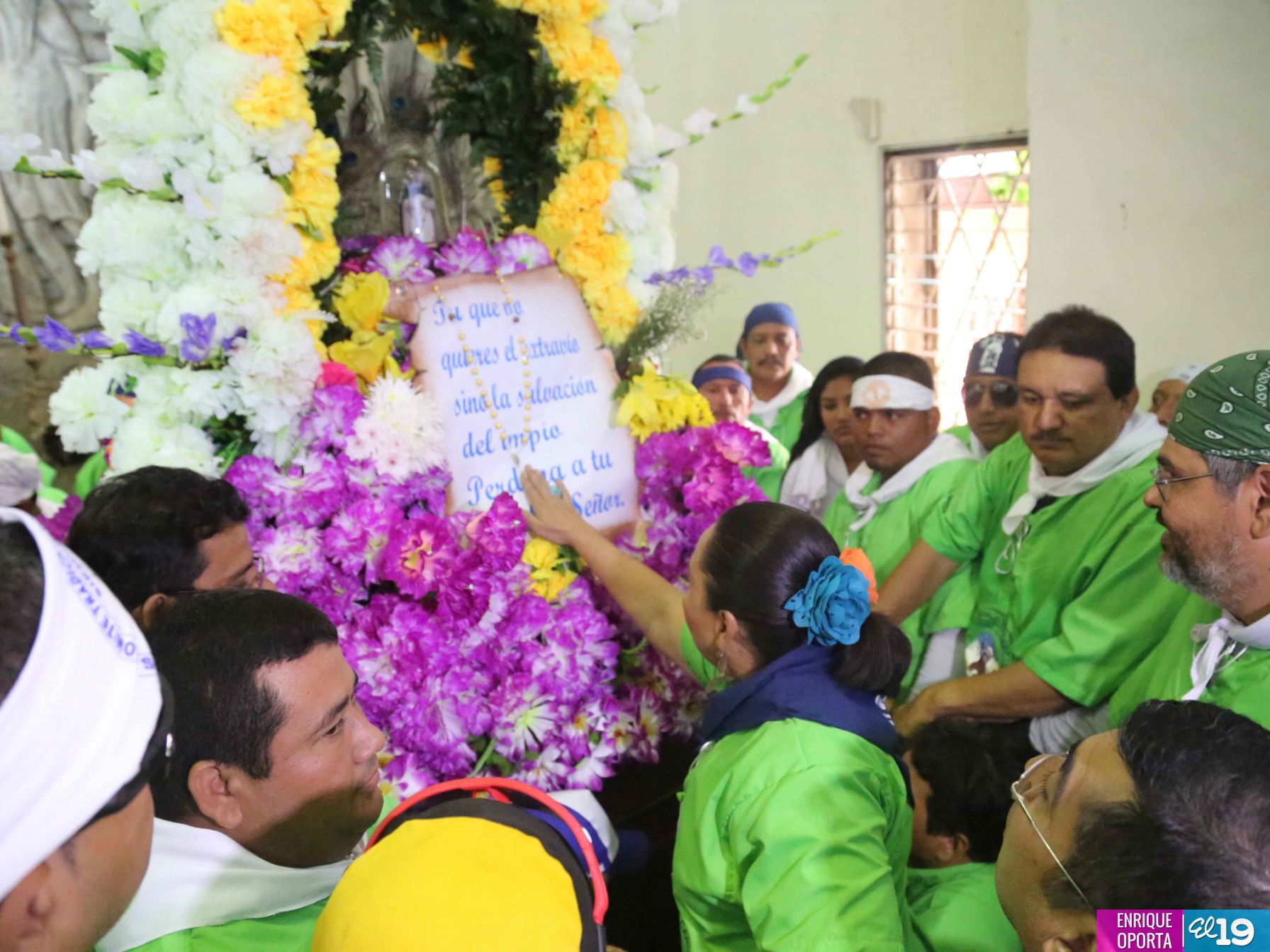 Con alegría y fervor miles acompañan a Santo Domingo hacia Las Sierritas