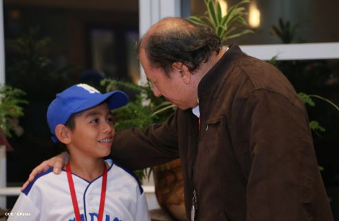 Daniel se reúne con campeones del Torneo Panamericano de Beisbol Infantil AA