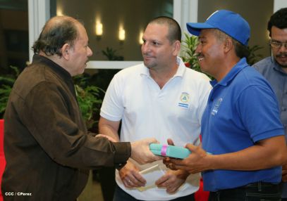 Daniel se reúne con campeones del Torneo Panamericano de Beisbol Infantil AA