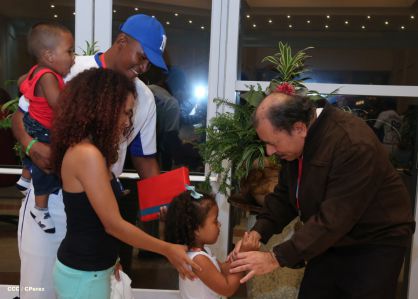 Daniel se reúne con campeones del Torneo Panamericano de Beisbol Infantil AA