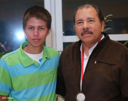 Daniel se reúne con campeones del Torneo Panamericano de Beisbol Infantil AA