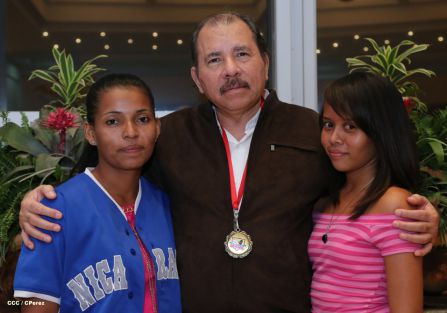 Daniel se reúne con campeones del Torneo Panamericano de Beisbol Infantil AA