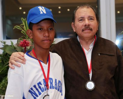 Daniel se reúne con campeones del Torneo Panamericano de Beisbol Infantil AA