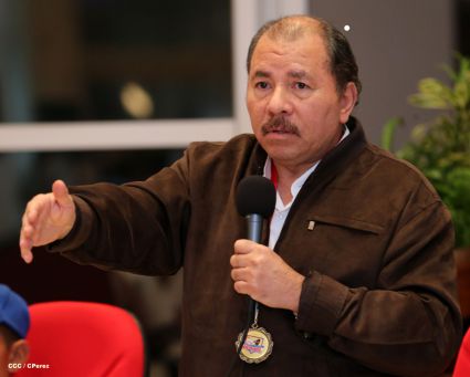 Daniel se reúne con campeones del Torneo Panamericano de Beisbol Infantil AA