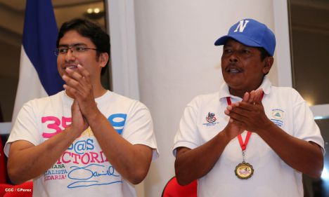 Daniel se reúne con campeones del Torneo Panamericano de Beisbol Infantil AA