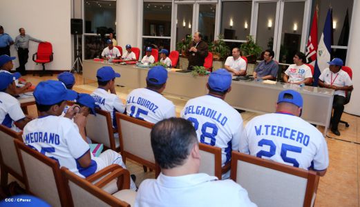 Daniel se reúne con campeones del Torneo Panamericano de Beisbol Infantil AA