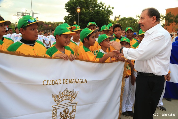 Presidente Daniel inaugura Estadio Béisbol Infantil 