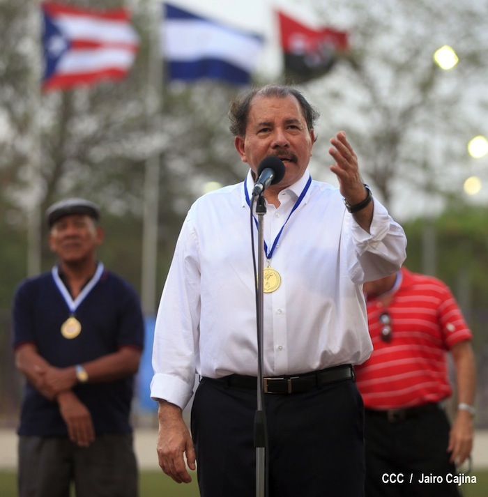 Presidente Daniel inaugura Estadio Béisbol Infantil 