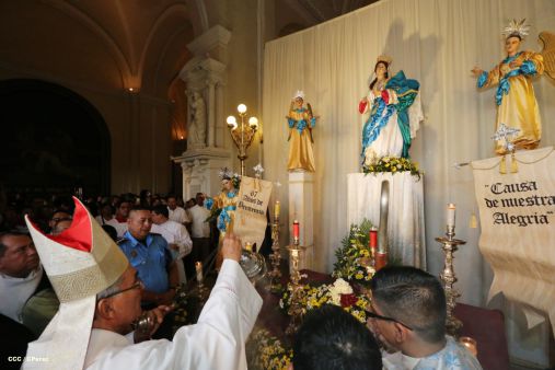 Fieles leoneses celebran 67 años de la Gritería Chiquita