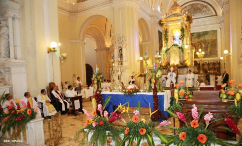 Fieles leoneses celebran 67 años de la Gritería Chiquita