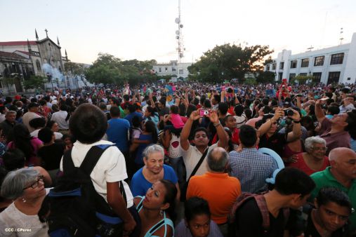 Fieles leoneses celebran 67 años de la Gritería Chiquita