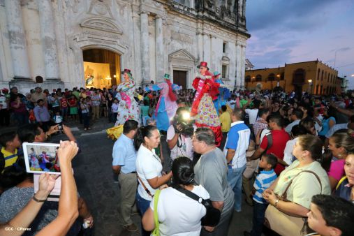Fieles leoneses celebran 67 años de la Gritería Chiquita