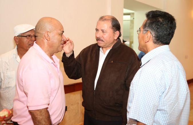 Presidente Daniel conmemora 50 años de Alcohólicos Anónimos