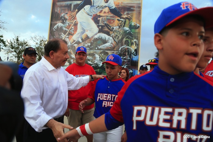 Presidente Daniel inaugura Estadio Béisbol Infantil 