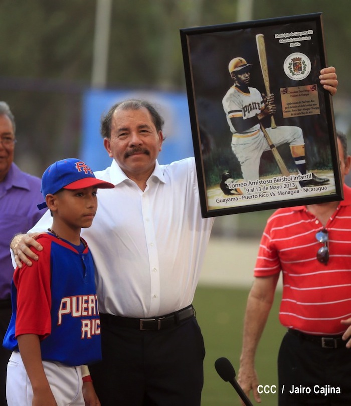 Presidente Daniel inaugura Estadio Béisbol Infantil 