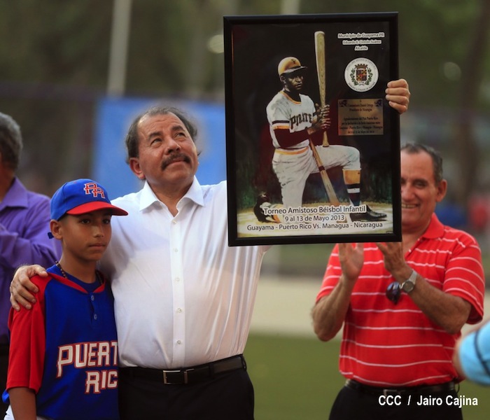 Presidente Daniel inaugura Estadio Béisbol Infantil 