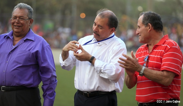 Presidente Daniel inaugura Estadio Béisbol Infantil 