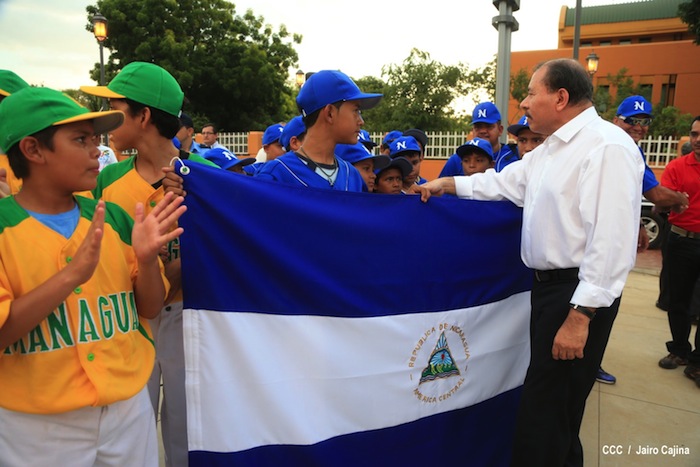 Presidente Daniel inaugura Estadio Béisbol Infantil 