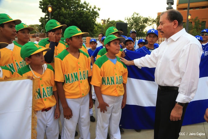 Presidente Daniel inaugura Estadio Béisbol Infantil 