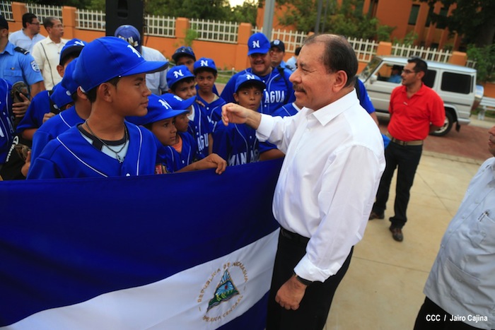 Presidente Daniel inaugura Estadio Béisbol Infantil 
