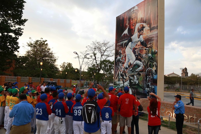 Presidente Daniel inaugura Estadio Béisbol Infantil 
