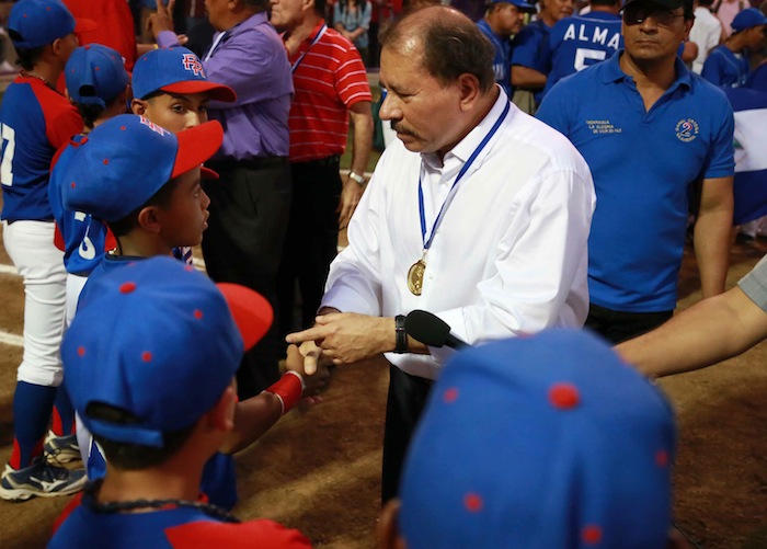 Presidente Daniel inaugura Estadio Béisbol Infantil 