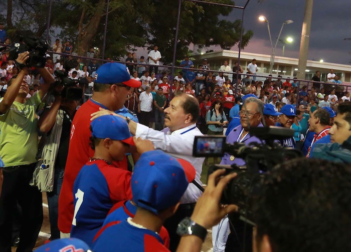 Presidente Daniel inaugura Estadio Béisbol Infantil 