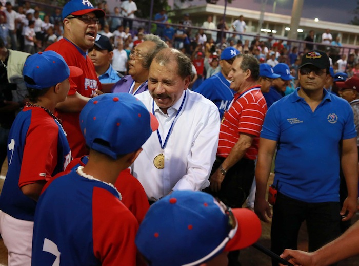 Presidente Daniel inaugura Estadio Béisbol Infantil 