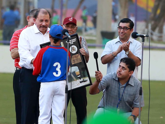 Presidente Daniel inaugura Estadio Béisbol Infantil 