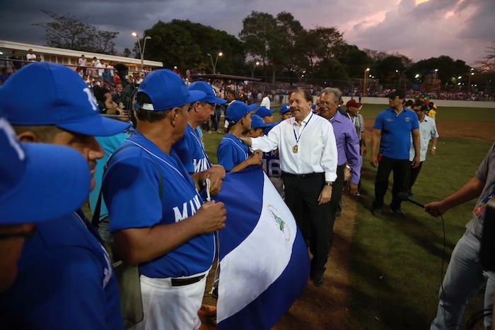 Presidente Daniel inaugura Estadio Béisbol Infantil 
