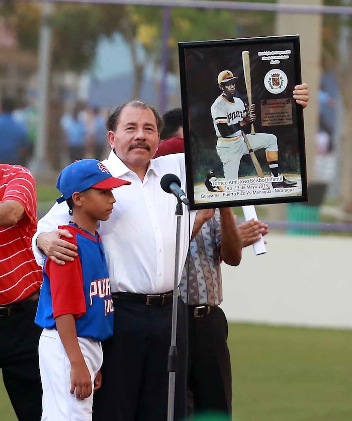 Presidente Daniel inaugura Estadio Béisbol Infantil 