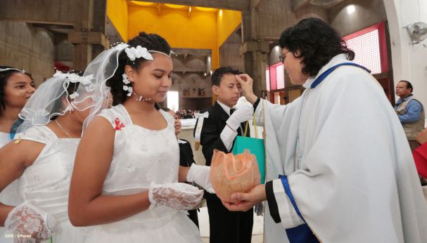 310 niños y niñas se consagran a Jesucristo al recibir la Primera Comunión