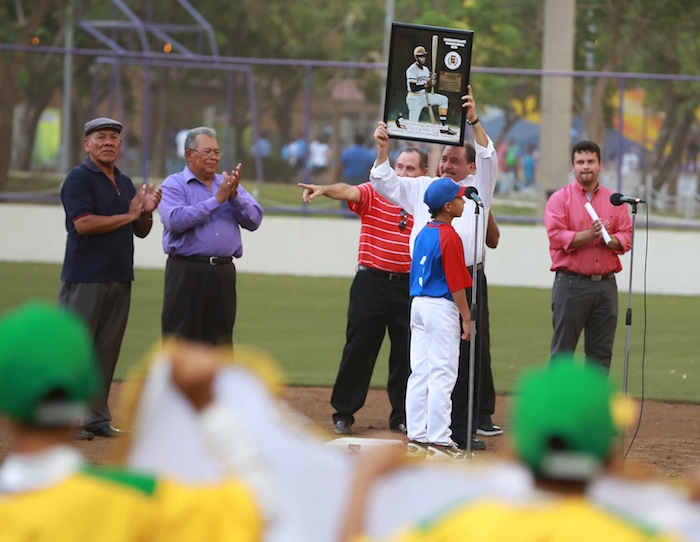 Presidente Daniel inaugura Estadio Béisbol Infantil 
