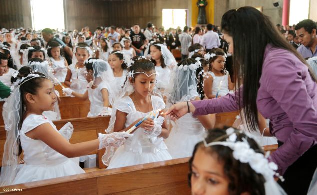310 niños y niñas se consagran a Jesucristo al recibir la Primera Comunión