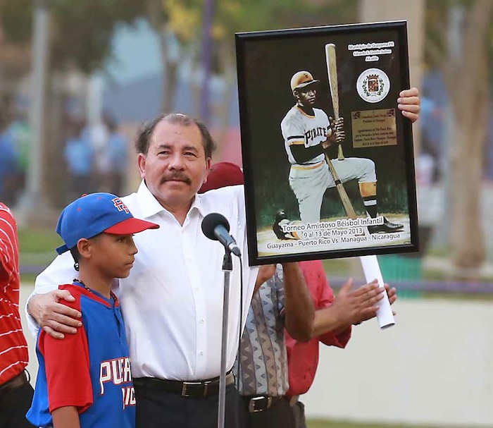 Presidente Daniel inaugura Estadio Béisbol Infantil 