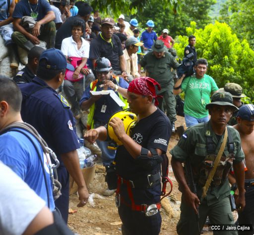 Avanzan labores de rescate a mineros de Bonanza