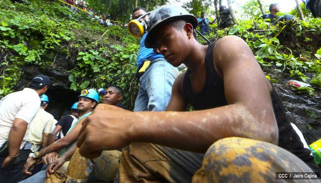 Avanzan labores de rescate a mineros de Bonanza