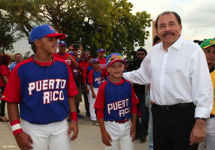 Presidente Daniel inaugura Estadio Béisbol Infantil 